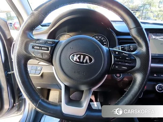 Kia Stonic id 3536110 из Кореи 18