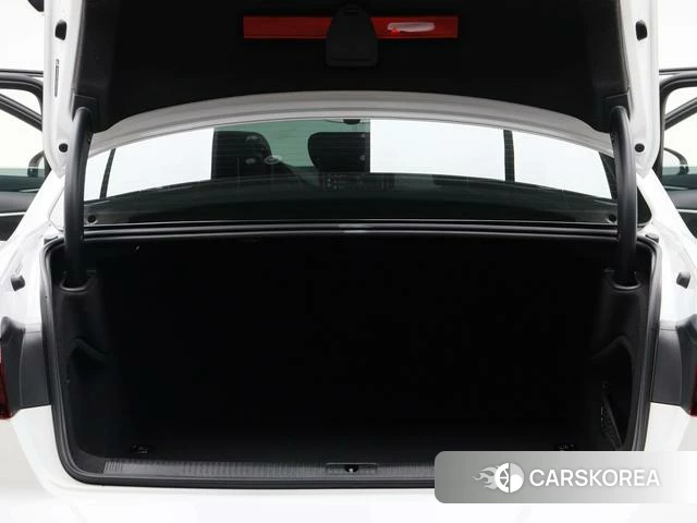 Audi A4L id 4211521 из Китая 28