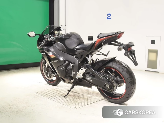 Проданный Honda CBR1000RR id 4365389 из Японии, фото 8
