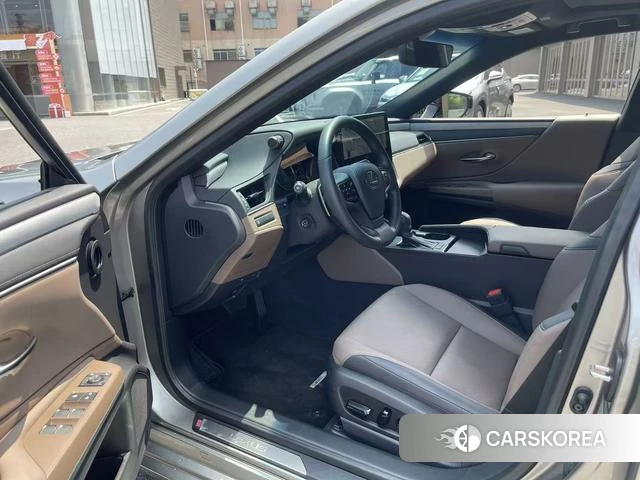 Lexus ES id 4261297 из Китая 10