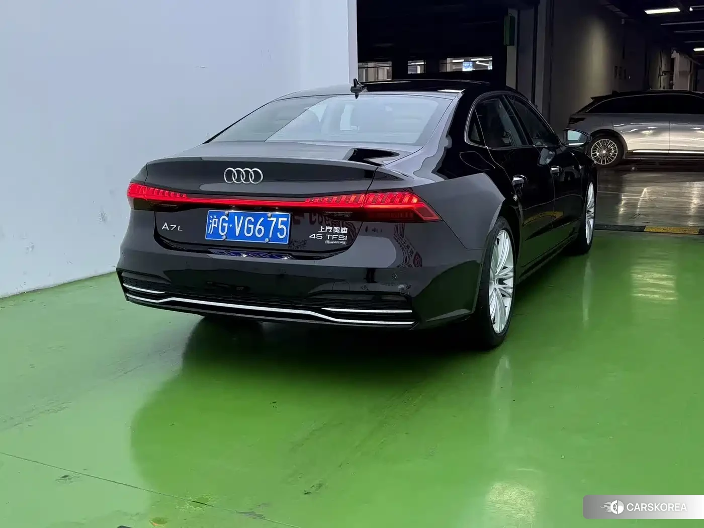 Audi A7L id 4547370 из Китая 9