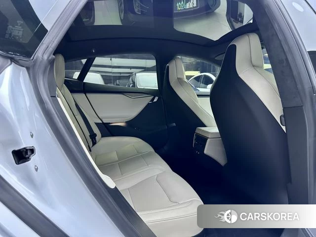 Tesla Model S id 4227907 из Китая 15