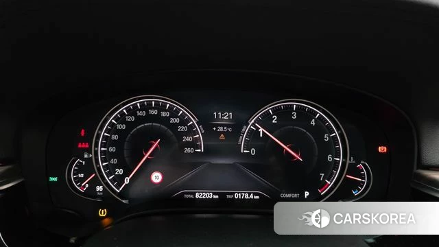 BMW 5 Series (G30) id 4582015 из Кореи 32