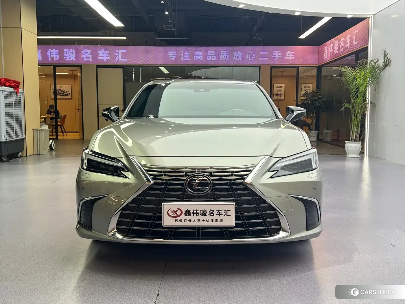Lexus ES id 4546115 из Китая 15