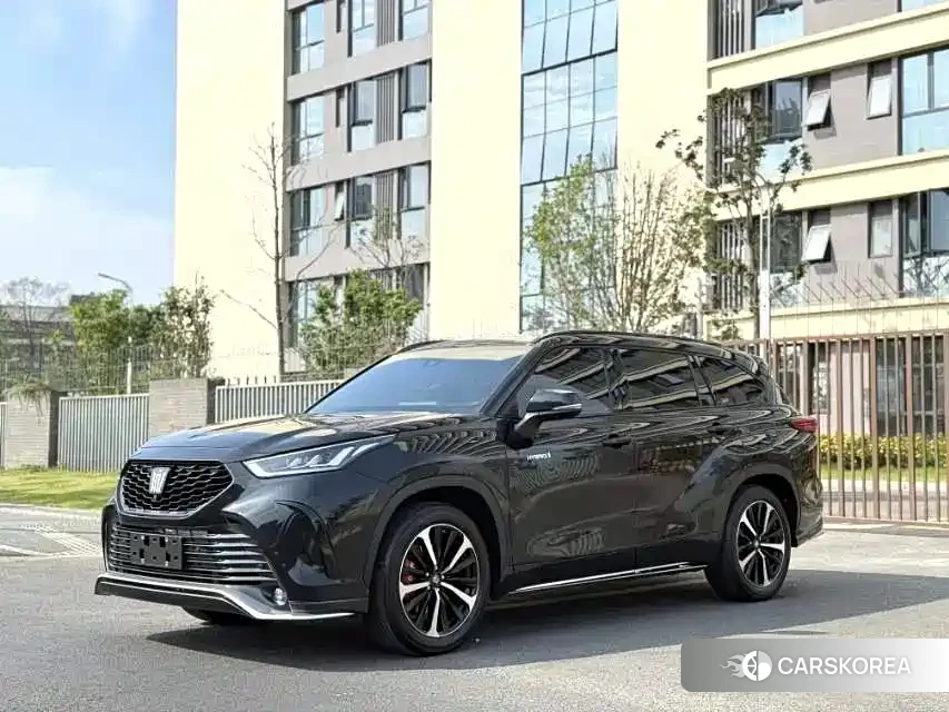 Toyota Crown id 4589218 из Китая 8