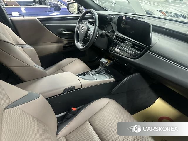 Lexus ES id 4279267 из Китая 19