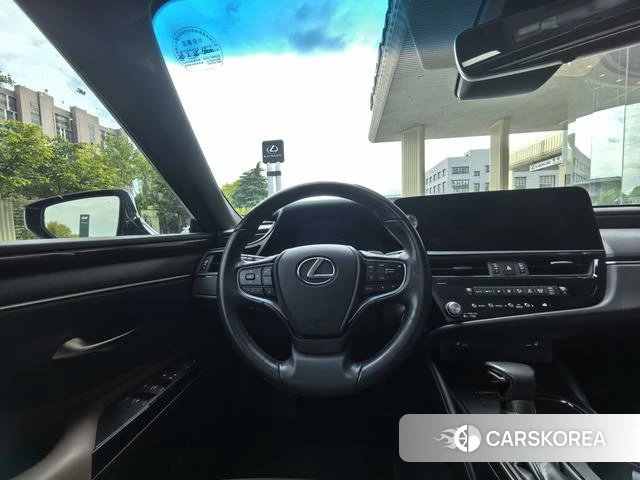 Lexus ES id 4297687 из Китая 15