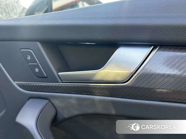 Audi Q5L id 4213197 из Китая 38