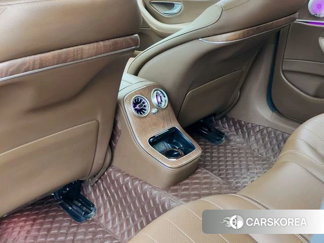 Mercedes-Benz E-class id 4277702 из Китая 9