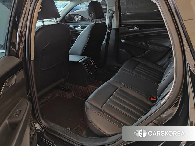Volkswagen Passat id 4261289 из Китая 8