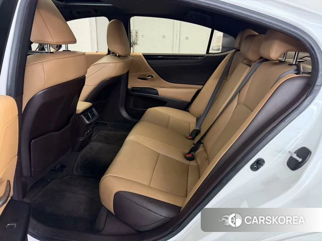 Lexus ES id 4273439 из Китая 10