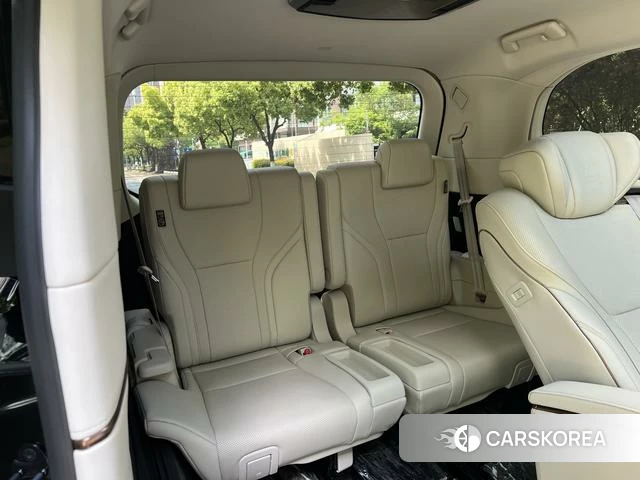 Lexus LM id 4307436 из Китая 28