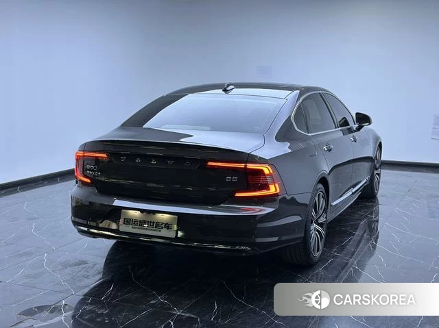 Volvo S90 id 3856226 из Китая 17