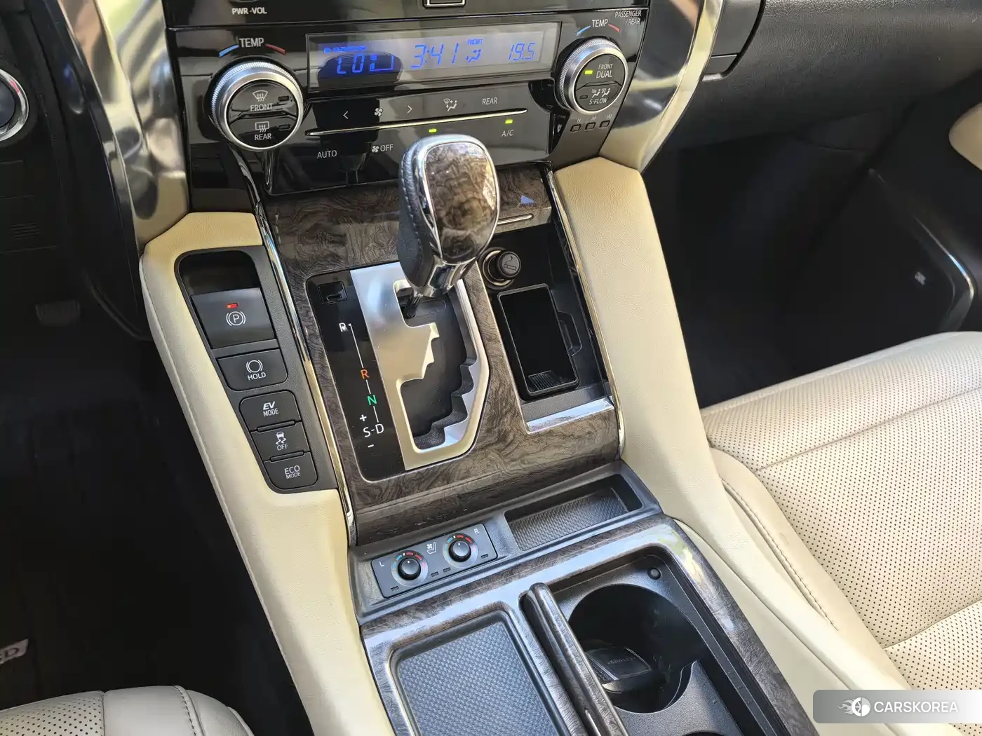 Toyota Elfa id 4578374 из Китая 20