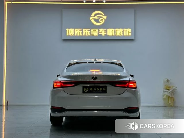 Lexus ES id 4255710 из Китая 18