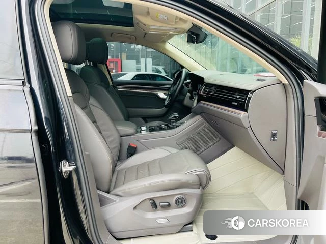 Volkswagen Touareg id 4271565 из Китая 16
