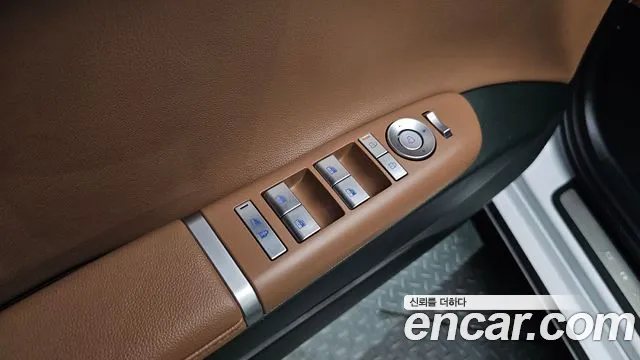 Hyundai Grandeur (GN7) id 2640028 из Кореи 18