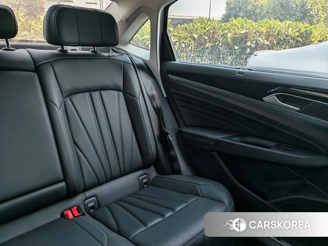 Volkswagen Passat id 4298206 из Китая 8