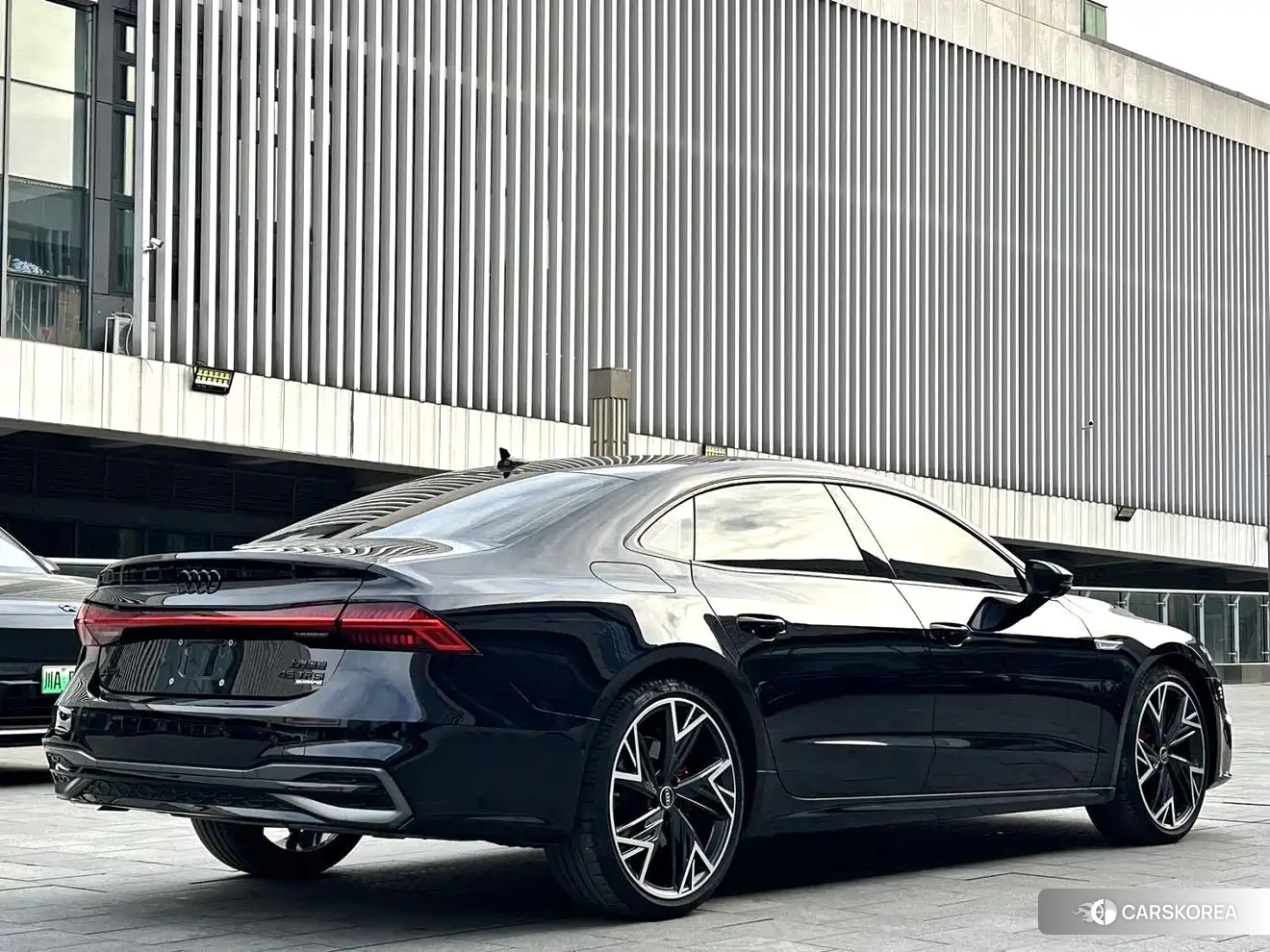 Audi A7L id 4583914 из Китая 8