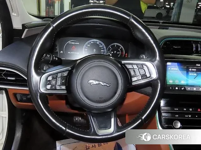 Jaguar XE id 3265177 из Кореи 18