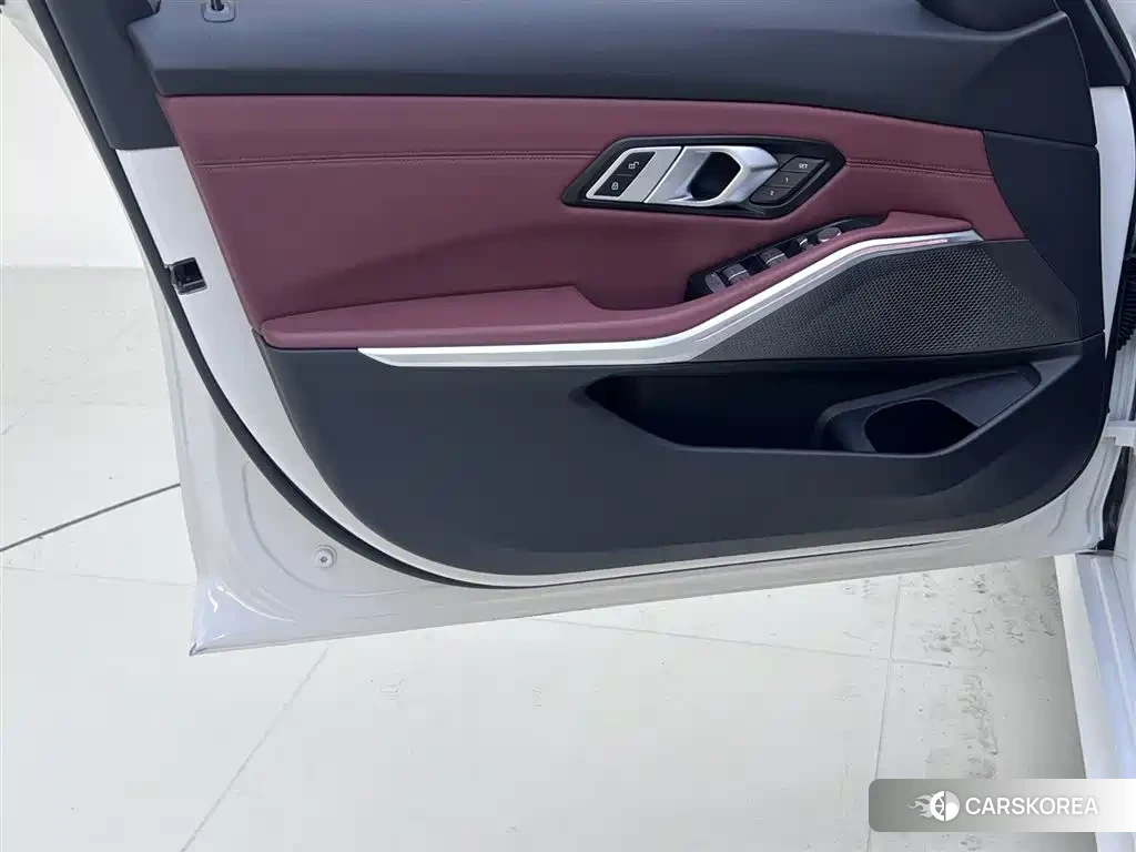 BMW 3 series id 4589392 из Китая 28