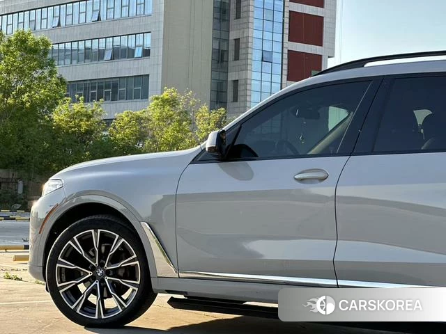 BMW X7 id 4299626 из Китая 17