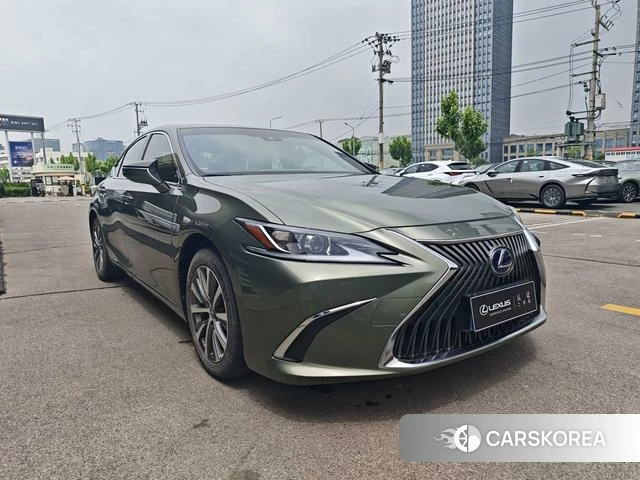 Lexus ES id 4353783 из Китая 16