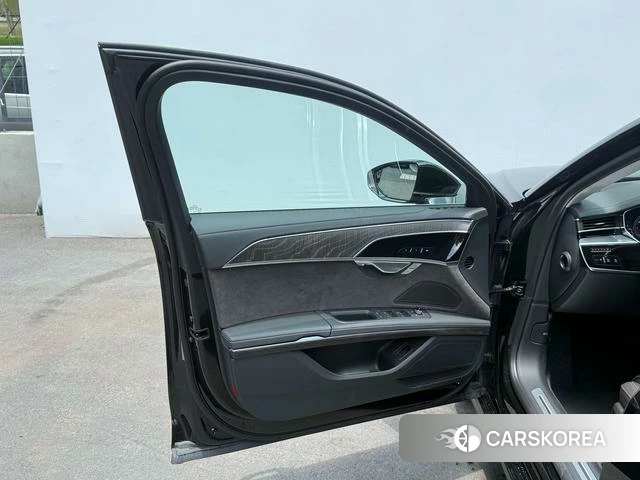 Audi A8 id 4278781 из Китая 21