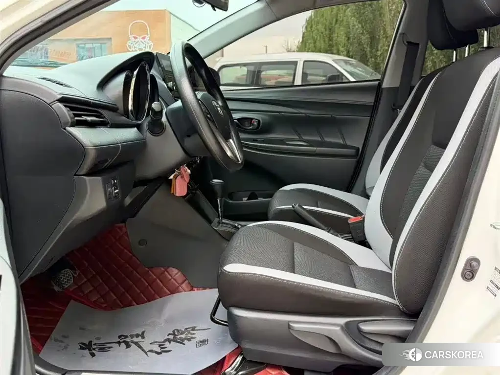 Toyota Yaris L id 4545783 из Китая 8