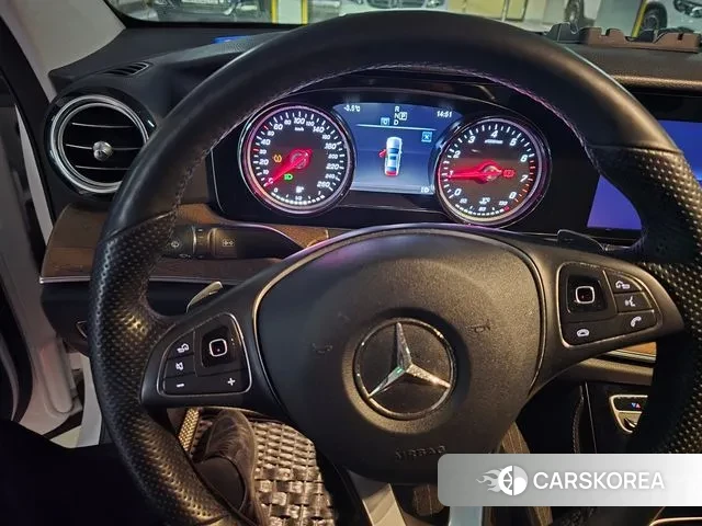 Mercedes-Benz E-Class W213 id 3692924 из Кореи 12