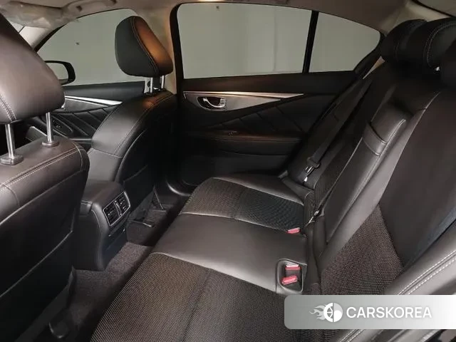 Infiniti Q50 id 3209883 из Кореи 18