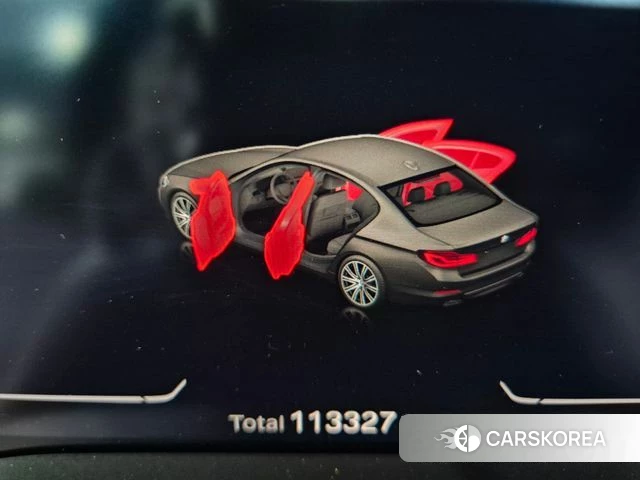 BMW 5 Series (G30) id 3828615 из Кореи 18