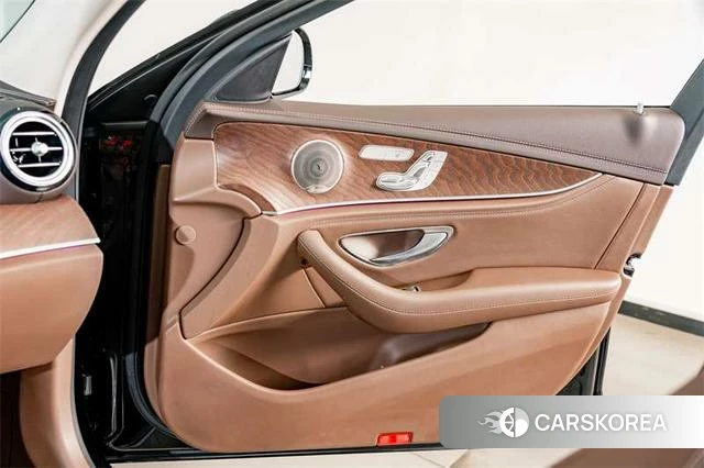 Mercedes-Benz E-class id 3856087 из Китая 24
