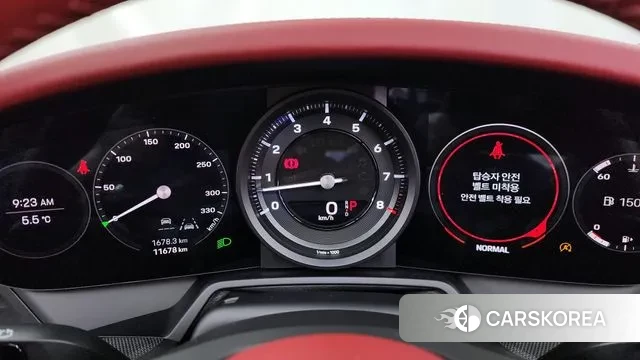 Porsche 911(992) id 3689576 из Кореи 18