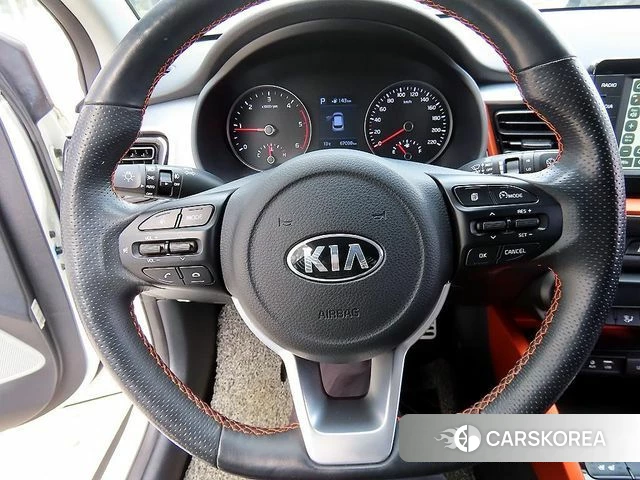 Kia Stonic id 3829035 из Кореи 18