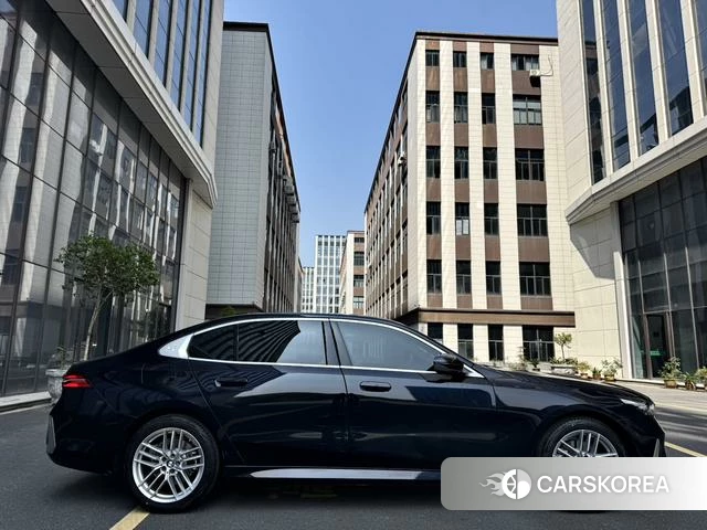 BMW 5 series id 4277866 из Китая 17