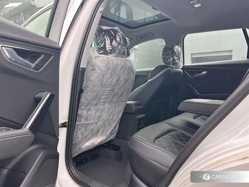 Audi Q2L id 4515521 из Китая 9