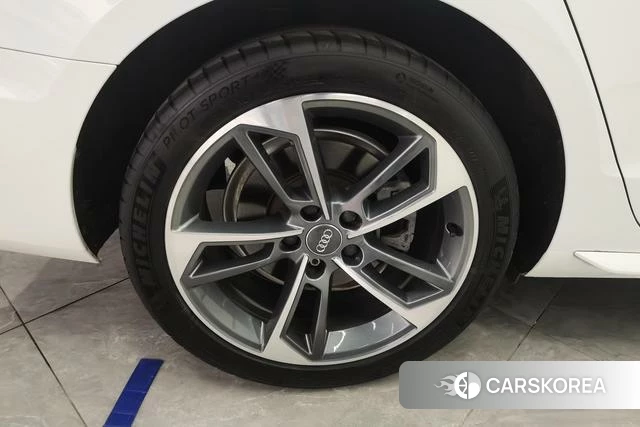 Audi A4L id 3804469 из Китая 15