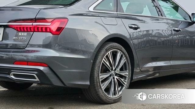 Audi A6L id 4217403 из Китая 18