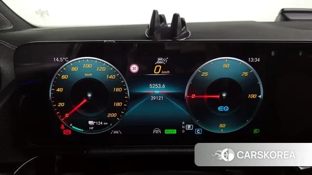 Mercedes-Benz EQA H243 id 3349558 из Кореи 18