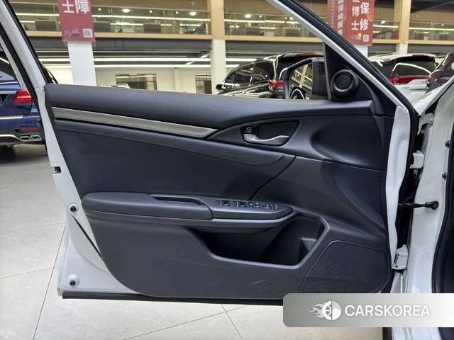 Honda Civic id 4220978 из Китая 11