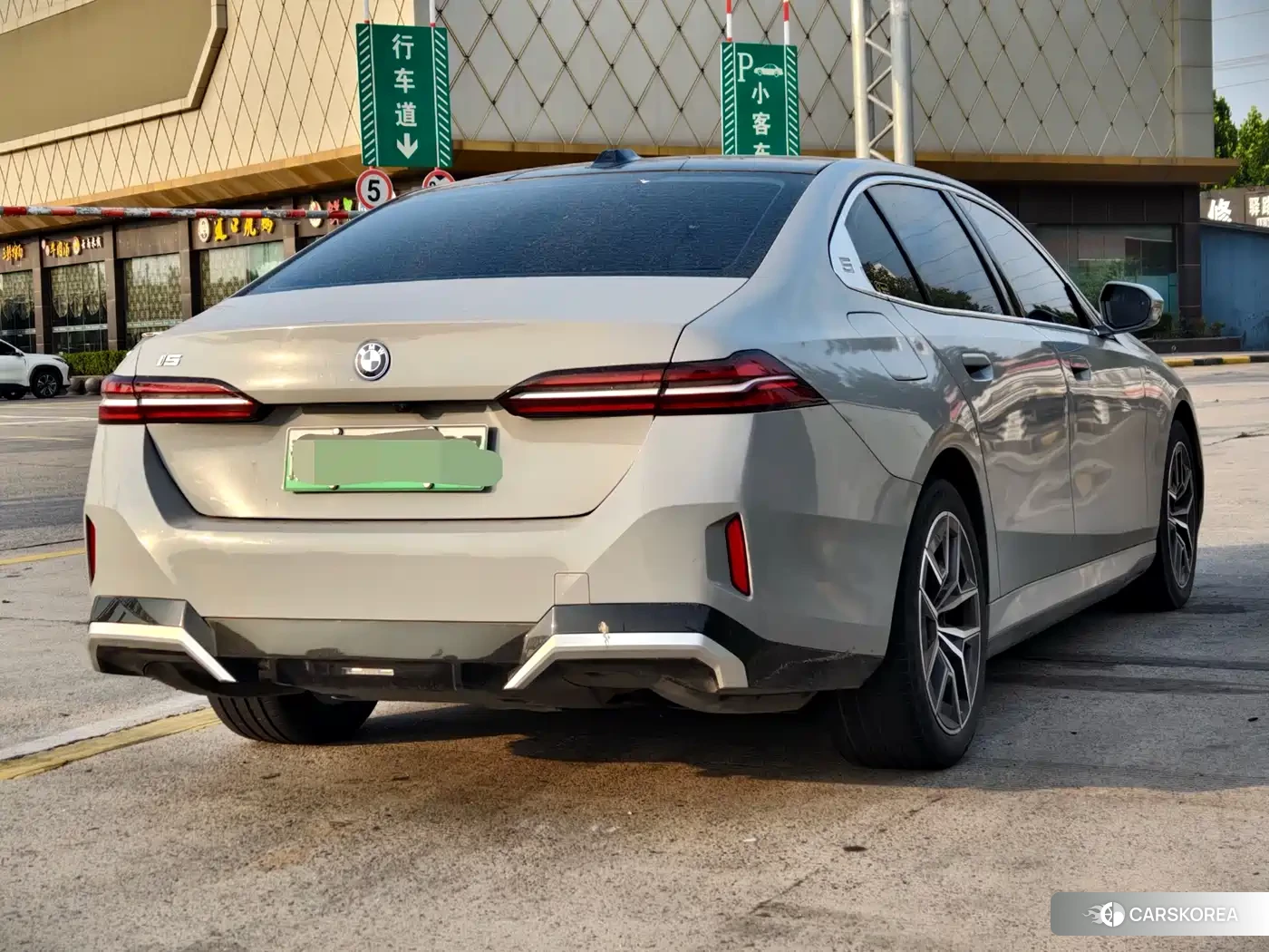 BMW i5 id 4548103 из Китая 8