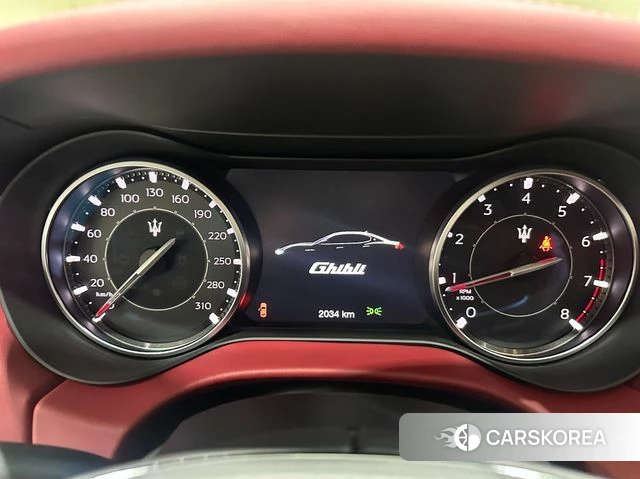 Maserati Ghibli id 4462888 из Кореи 14