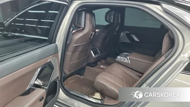 BMW 7 Series (G70) id 4740012 из Кореи 15