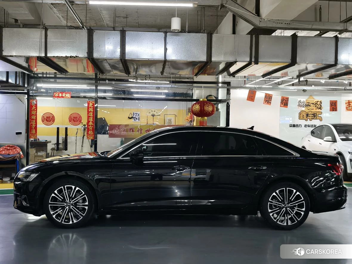 Audi A6L id 4441314 из Китая 17