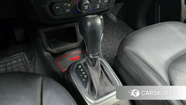 Jeep Renegade id 3879601 из Кореи 18