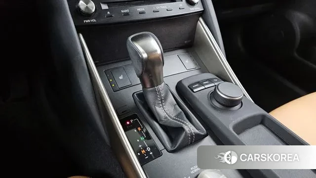 Lexus New IS300 id 3713851 из Кореи 18