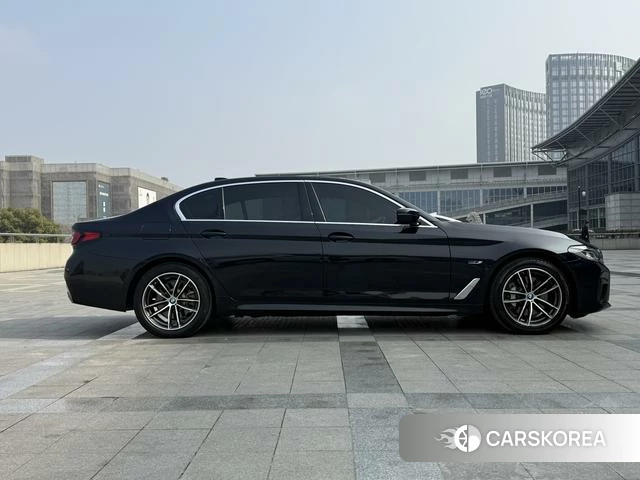 BMW 5 series PHEV id 4260331 из Китая 8