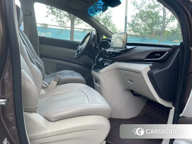 Buick GL8 id 3896213 из Китая 8