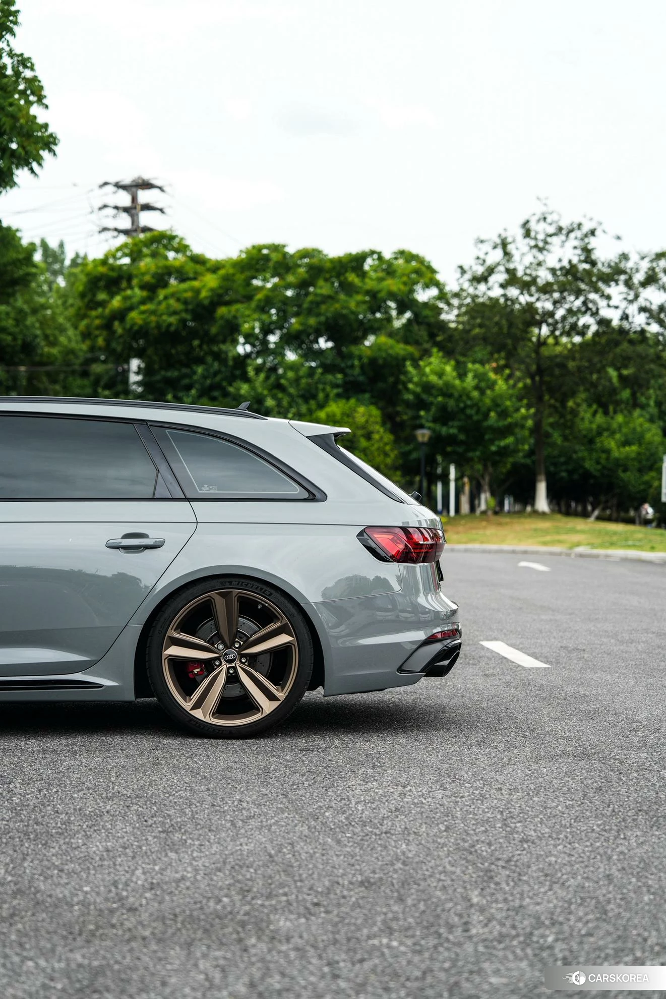Audi RS 4 id 4492937 из Китая 8